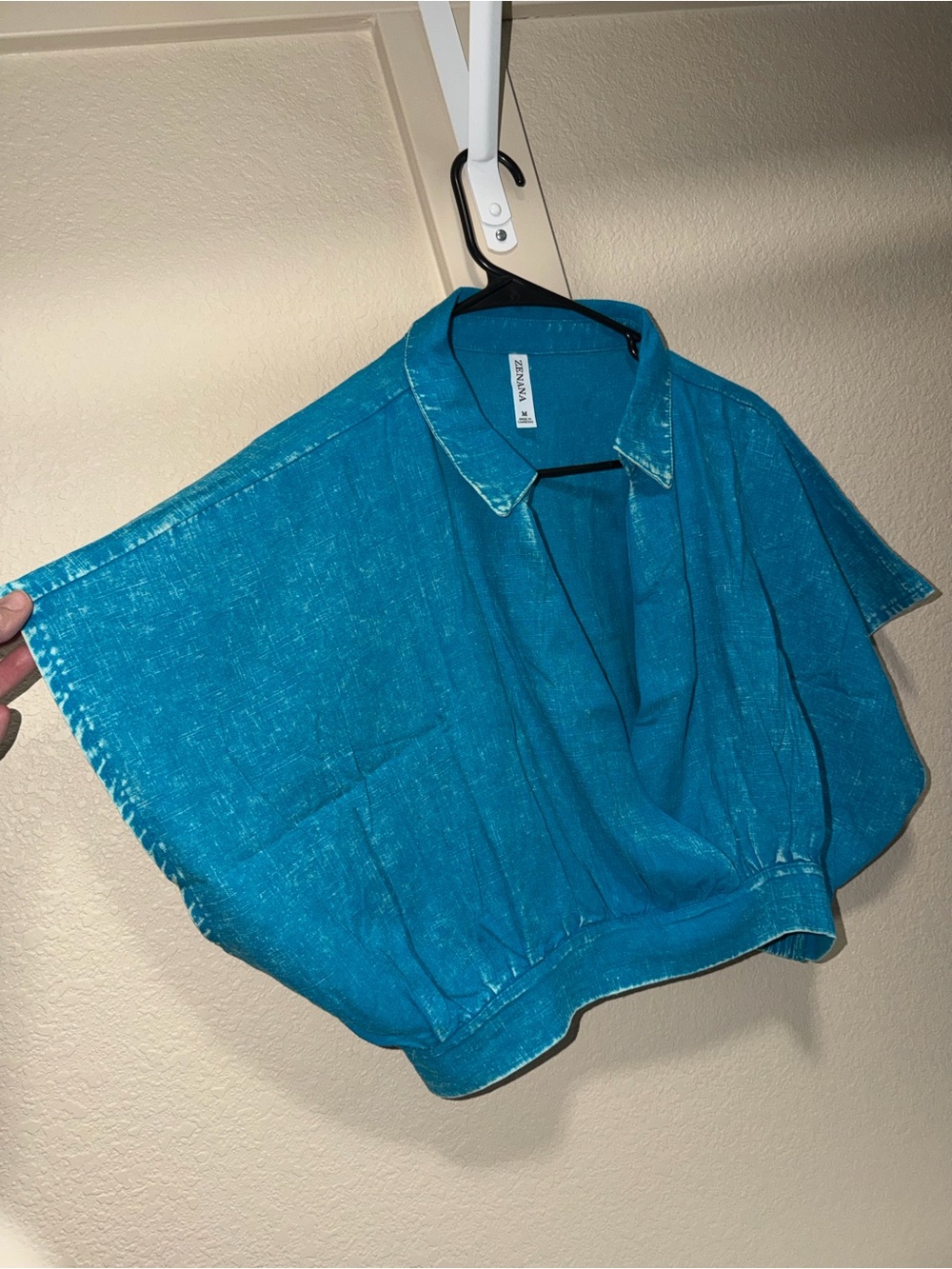 Zenana Outfitters Turquoise Cropped V-Neck Blouse - Picture 3 of 6